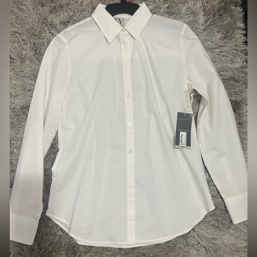 Worthington, XS size. White Long Sleeve Shirt in White.